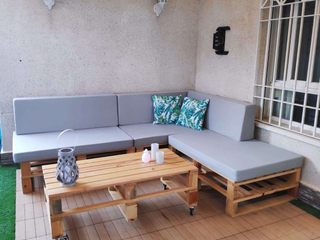 Sofás de Palets , MIDECO mobiliario y decoracion MIDECO mobiliario y decoracion Rustic style balcony, veranda & terrace