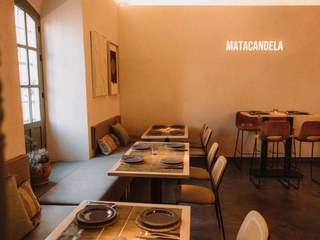 En Osuna, MATACANDELA, un restaurante intimo con sabores de alta cocina, MisterWils - Importadores de Mobiliario y departamento de Proyectos. MisterWils - Importadores de Mobiliario y departamento de Proyectos. Mais espaços