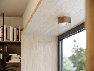 Deckenleuchten Trends 2025 skapetze® - Wo Licht auf Design trifft Wooden windows Gebäude, Holz, Regal, Schatten, Haus, Boden, Hartholz, Bücherregal, Farbtöne und Schattierungen, Holzbeize