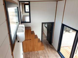 10-Meter 3 Bedrooms Tiny House with Trailer, Moodilev İnşaat Çelik Yapı Mimarlık Mühendislik Ltd. Şti. Moodilev İnşaat Çelik Yapı Mimarlık Mühendislik Ltd. Şti. Küçük Evler