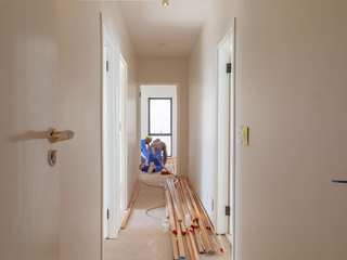 EA20250121-23424 Press profile homify Other spaces Wall, Flooring, Floor, Wood, Interior design, Ceiling, Wood flooring, Room, Door, Laminate flooring