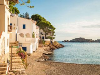 EA20241021-23163 Press profile homify Classic style bathroom Wasser, Himmel, Anlage, Gebäude, Fenster, Wolke, Azurblau, Sonnenlicht, Haus, Strand