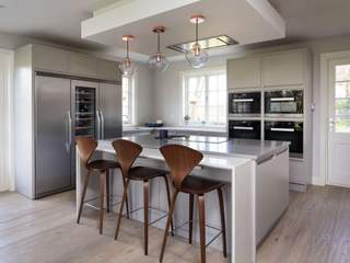 Art Deco Inspired Handleless Kitchen by John Ladbury , John Ladbury and Company John Ladbury and Company Bếp xây sẵn