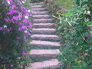 Escadas no jardim, Bizzarri Pedras Bizzarri Pedras Steingarten