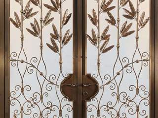 Burnished brass entrance door "Algae", VilliZANINI Wrought Iron Art Since 1655 VilliZANINI Wrought Iron Art Since 1655 Front doors