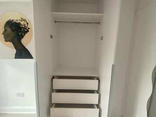 Fitted Hinged Doors Wardrobes in White, Bravo London Ltd Bravo London Ltd Ebeveyn odası