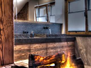 ChaletBad – Langkofelschart’n: Natur trifft Luxus, Stefan Necker - Tegernseer Badmanufaktur Stefan Necker - Tegernseer Badmanufaktur Country style bathroom