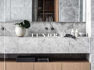 Tundra Grey Marble: The Epitome of Elegance, Fade Marble & Travertine Fade Marble & Travertine Ванная комната в стиле модерн