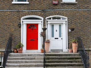 EA20250204-23467 Press profile homify Asian style bathroom Red, Wall, Door, Home Door, Brick, Composite material, Brickwork, Stairs, Metal, Iron