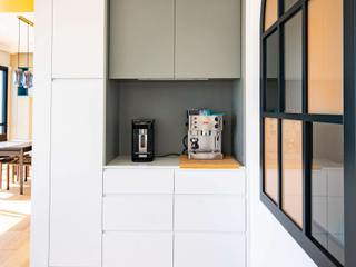 Une Villa Moderne: "Les Arches" Roquefort-les-Pins, Deux et un Deux et un Kitchen units Wood Wood effect