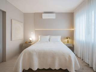 SUTE DE CASAL 50+, arquiteta aclaene de mello arquiteta aclaene de mello غرفة النوم الرئيسية
