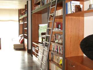 Escaleras para Libreros y Closet de Acero Inoxidable, INGENIERIA Y DISEÑO EN CRISTAL, S.A. DE C.V. INGENIERIA Y DISEÑO EN CRISTAL, S.A. DE C.V. 樓梯