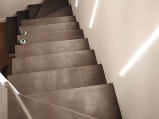 La scala in Microcemento di Raffaello, Pavimento Moderno Pavimento Moderno Stairs