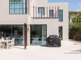Casa Sobreira - Modern Fusion Overlooking the Ria Formosa, CORE Architects CORE Architects Single family home
