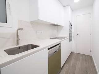 Nueva reforma integral en calle Arnau d'Oms de Barcelona, Grupo Inventia Grupo Inventia Apartment