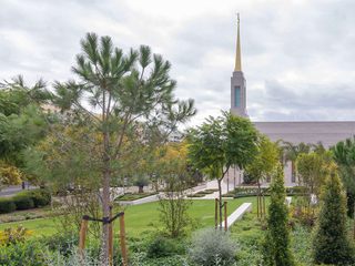 Templo Mormon Lisboa, We Garden We Garden Giardino anteriore