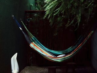 EA20250804-23911 Press profile homify Eclectic style dressing rooms Hammock, Natural material, Flowerpot, Houseplant, Backyard, Still life photography, Shadow
