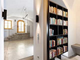 Umbau in Rattenberg | Neue Galerie in der Altstadt, Melis + Melis Architekturbüro Melis + Melis Architekturbüro Commercial spaces