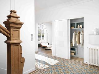 Hereinspaziert: Wo jedes Ankommen ein Willkommen ist, Schmidt Küchen Schmidt Küchen Modern Corridor, Hallway and Staircase