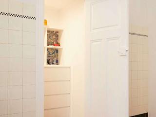 Kastanienallee Club Marginal Architekten Apartment Flooring, Wall, Floor, Wood, Interior design, Wood flooring, Door, Room, Wood stain, Molding