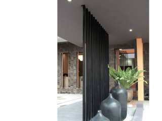 Home Hospitality Guesthouse, AIGI Architect + Associates AIGI Architect + Associates Villas