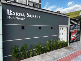 Edifício residencial Barra Sunset, DRG ARQUITETURA DRG ARQUITETURA Paredes y pisos de estilo moderno
