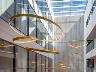 s.luce made Ring. Skapetze Lichtmacher Weitere Zimmer Vorrichtung, Gebäude, Materialeigenschaft, Urban design, Fassade, Verbundwerkstoff, Maschinenbau, Baumaterial, Geschäftshaus, Glas