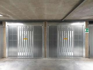 Porta garage ad elevata aerazione, Officine Locati Monza Officine Locati Monza Puertas de garajes