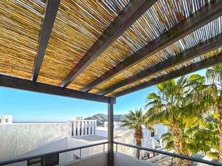 Pérgola para balcón | Las Negras | Almería, NavarrOlivier NavarrOlivier شرفة