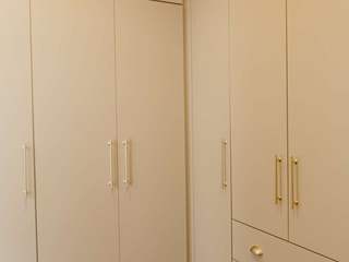 Custom Designed Bedroom Cabinetry, Ergo Designer Kitchens & Cabinetry Ergo Designer Kitchens & Cabinetry غرف نوم صغيرة