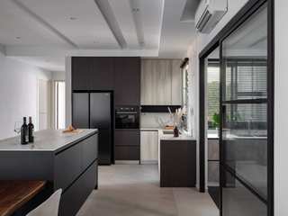 Double C House, WOOD & COL SDN BHD WOOD & COL SDN BHD Built-in kitchens