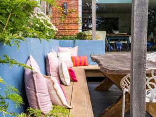 Modern Family Garden with Dining and Entertainment, ED Gardens ED Gardens Interior garden