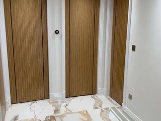 Zebrano Veneered Doors with Wenge Inlay, Evolution Panels & Door Ltd Evolution Panels & Door Ltd 室内ドア
