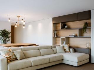 Casa com propósito ByOriginal Other spaces Mobília, Sofá, Conforto, Porta-retratos, Lâmpada, Design de interiores, Retângulo, Chão, Madeira, Pisos