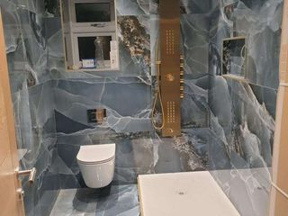Blue Onyx Porcelain Tile, Royale Stones Limited Royale Stones Limited Ванная комната в стиле модерн