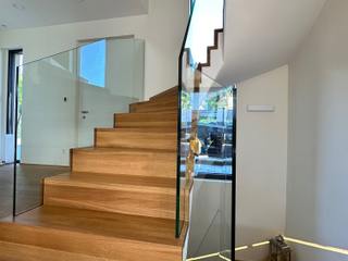 Treppe mit Glasgeländer , Holzmanufaktur Ballert e.K. Holzmanufaktur Ballert e.K. Stairs