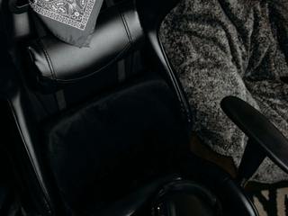 EA20240621-22763 Press profile homify Classic style dining room Nero, Progettazione automobilistica, Veicolo a motore, Grigio, Auto di lusso personale, Parte dello sterzo, Seggiolino auto, Veicolo, Porta del veicolo, Tinte e sfumature