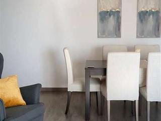 Decoração de Sala | Apartamento Casas do Lago | Amadora, Acontece Design Solutions Acontece Design Solutions غرفة السفرة