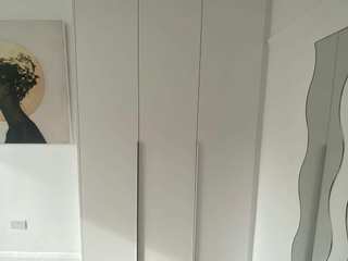 Fitted Hinged Doors Wardrobes in White, Bravo London Ltd Bravo London Ltd Главная спальня