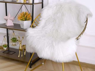 Living room details Press profile homify Living room Plantar, Têxtil, material natural, Conforto, Amarelo, Pena, Cinza, porta-retratos, Madeira, Chão