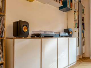 EA20250107-23382 Press profile homify Eclectic style bathroom Shelf, Bookcase, Shelving, Furniture, Interior design, Wall, Wood, Flooring, Room, Home