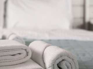 EA20250903-23952 Press profile homify Master bedroom Furniture, Bedroom, Linens, Bed, Bed sheet, Bedding, Textile, Interior design, Floor, Throw pillow