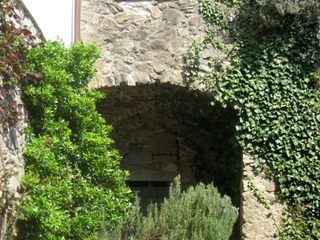 Lago - La riqualificazione di un antico borgo ODD - Officina D'architettura e Design Terrace house Pianta, Cielo, Nuvola, Paesaggio naturale, Erba, Copertura del terreno, Area rurale, Apparecchio, Arbusto, Paesaggio