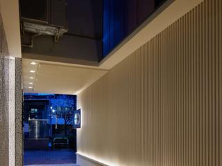 CORDON BLEU V, 藤村デザインスタジオ / FUJIMURA DESIGIN STUDIO 藤村デザインスタジオ / FUJIMURA DESIGIN STUDIO Modern Corridor, Hallway and Staircase