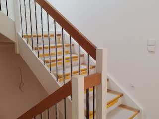 Wangentreppe mein Treppenhaus Grohskurth Stairs Stairs, Wood, Handrail, Baluster, Flooring, Interior design, Floor, Wood stain, Wood flooring, Hardwood