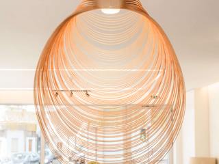 NOVA LOJA Angelourenzzo - Interior Design Modern Study Room and Home Office Propriedade, Branco, Luz, Vaso de flores, Mesa, Madeira, Iluminação, Lâmpada, Design de interiores, Galho