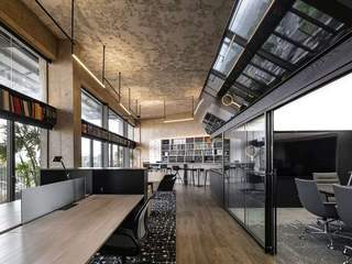 Espacio Inteligente, Serrano+ Serrano+ Oficinas de estilo industrial
