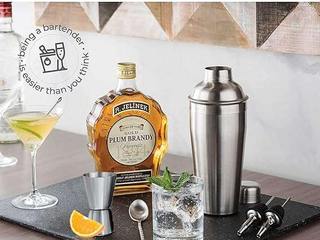 Coctelera Press profile homify Other spaces Vajilla, Botella, Líquido, Vasos, Producto, Artículos de bar, Botella de vidrio, Tapón y protector de botella, Líquido, Bebida alcohólica