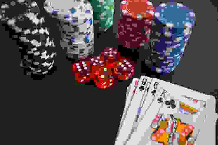 【ウィリアムヒル】オンラインカジノで最高のゲーム体験を！ Press profile homify 玄関ドア ポーカーセット, ポーカー, ポーカー テーブル, ギャンブル, カジノ, 屋内ゲームとスポーツ, トランプゲーム, レクリエーション, テーブル, フォント