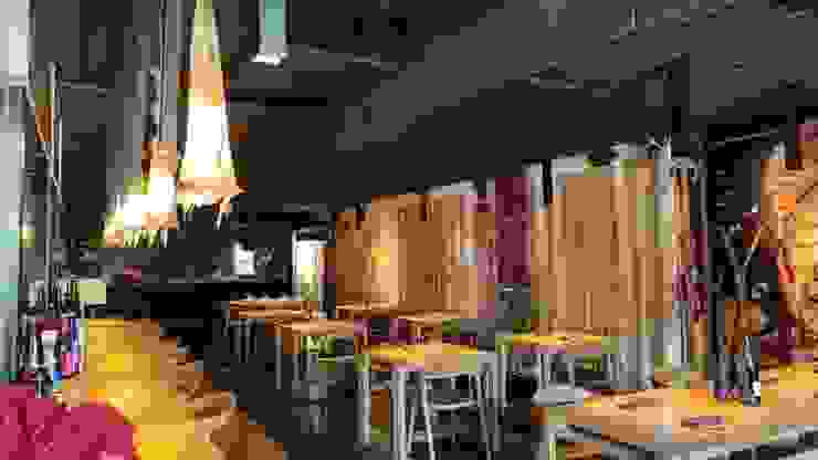 Paneles acústicos para reducir la reverberación en los restaurantes, Vertisol Internacional SRL Vertisol Internacional SRL Столовая комната в стиле модерн